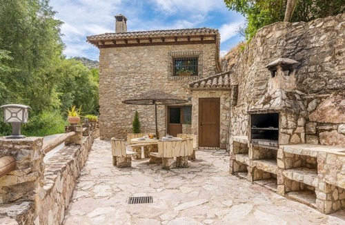 Algarinejo Villa | Casa Rural Cortijo Pesquera Algarinejo by Ruralidays