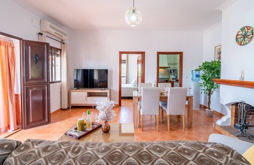 Marchena House | Casa Rural El Azahar – Country House with Private Pool near La Puebla de Cazalla
