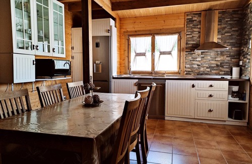 Cobisa House | Casa Rural La Dehesa de Toledo with Pool, Garden, and Sleeps 12