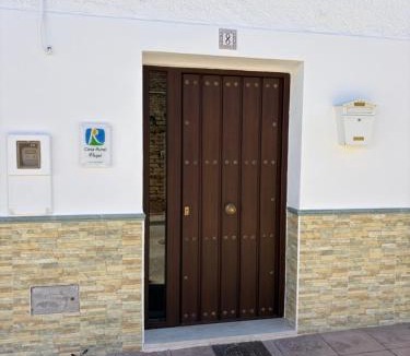 Cuevas del Becerro House | Casa rural Paqui