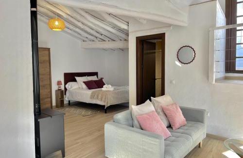 Benadalid House | Casa Salome, Alojamiento con terraza y vistas al valle