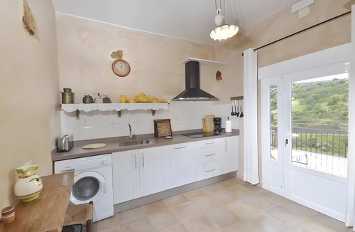 Horcajo de los Montes House | Casa Sebastiana: Holiday Home with Private Pool, Wi-Fi, and Air Conditioning