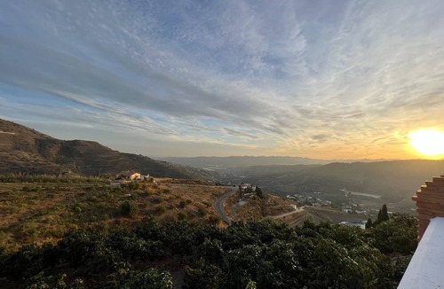 Vinuela Villa | "CasaBlanca" Rural Villa with pool and barbecue.