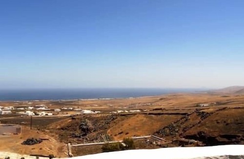 Macher Villa | Castillo Winni - Sleep in a volcanic cave - Pet friendly