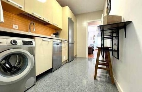 Ciudad Jardin Apartment | Centrally located urban apartment with terrace