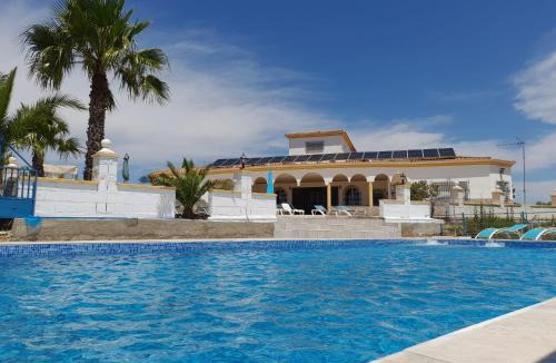 Lora Del Rio House | Chalet Bella Vista