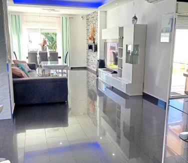Punta Umbria House | Chalet con jardin privado y piscina para disfrutar con la familia y amigos