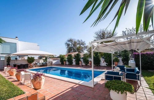 Tomares Villa | Charming 10 pers Villa with swimmingpool Sevilla