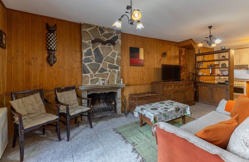 Navaluenga House | Charming Country House in Navaluenga with Mountain Views and Wi-Fi