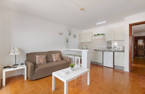 Los Mojones Apartment | Charming "La Florida" Apartment with Pool, Balcony, Sea Views & Wi-Fi