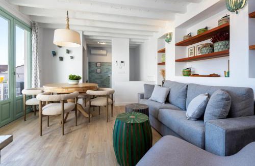 Central District Villa | ChezmoiHomes Villa Glorïa with Parking