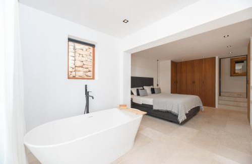 Santa Eulalia del Rio Villa | Chic Ibiza Villa nearby Olivera beach