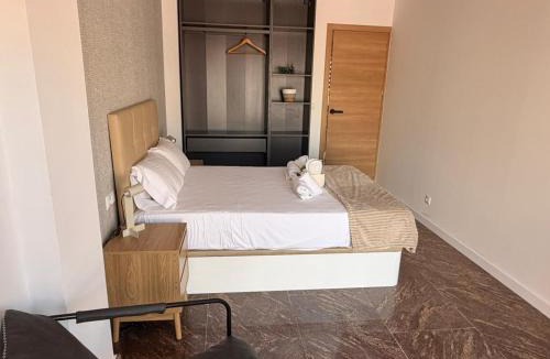 Benalua Apartment | Chic room with balcony near Alicante center