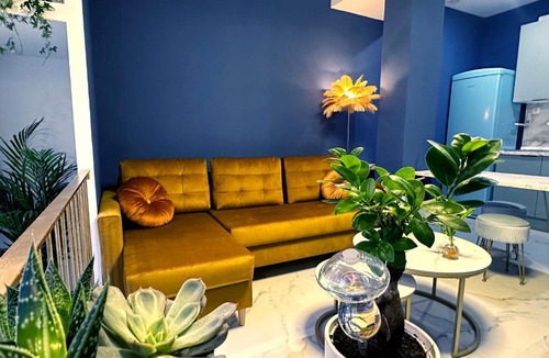 Moscardo Apartment | Chinatown Luxury Apartment