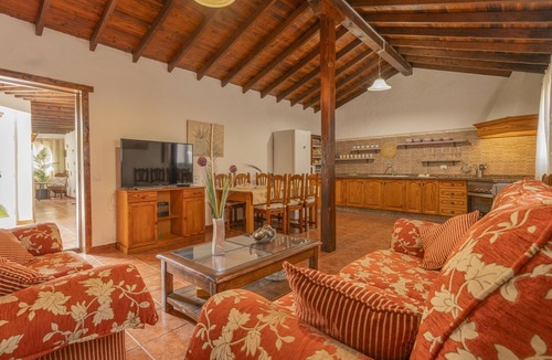 Puerto del Rosario House | CHL Villa Abraham, Private Pool & Relax