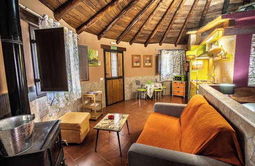 Banos de Montemayor Hotel | CHOZOS RURALES EL SOLITARIO