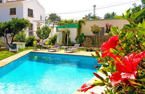 Orgiva Cottage | CLASSIC ANDALUSIAN VILLA, SURROUNDED BY ORANGE TREES, FOUNTAINS. PRIVATE POOL.