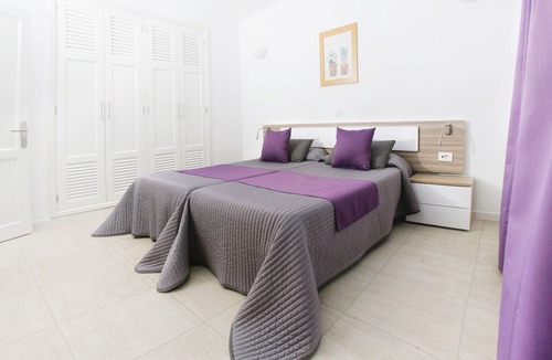 Puerto del Carmen Apartment | Club Oceano - 1 Bedroom Apartments on a Small Friendly Complex with Heated Pool