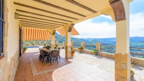 El Gastor Ski Chalet | Comfortable Chalet in El Gastor with Private Pool