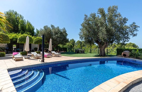 Bernia House | Comfortable holiday home with private pool in Altea, on the Costa Blanca, Spain for 8 persons