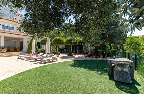 Bernia House | Comfortable holiday home with private pool in Altea, on the Costa Blanca, Spain for 8 persons