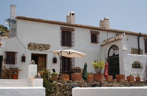 Antequera House | Cortijo la Solana, alpaca farm with pool, in stunning rural location.
