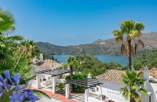 Istan House | Corner house in Zahara de Istan