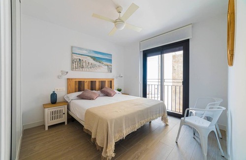 Alicante Hotel | Costa 3rd floor shared heated swimming pool