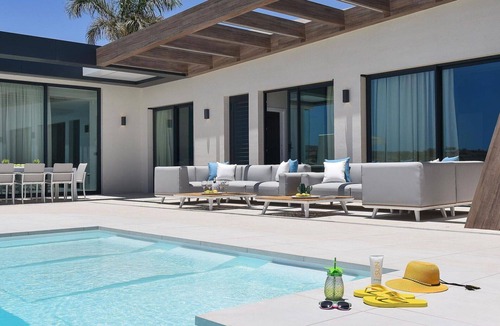 San Bartolome de Tirajana Villa | Cosy apartment in villa for 12 people with WIFI, private pool, A/C, TV, terrace and pets allowed