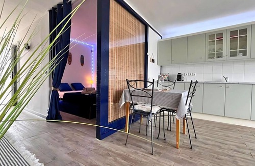 San Juan de Alicante Apartment | Cosy flat, 500 m from the beach with swimming pools and tennis court