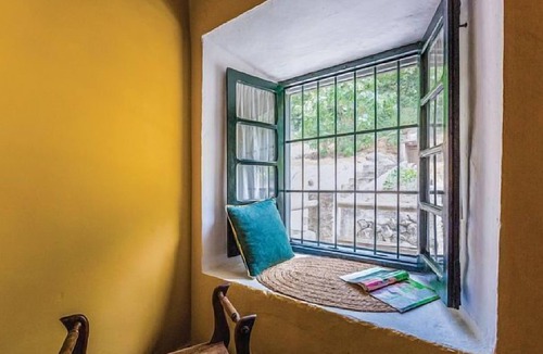 Cuevas del Becerro Cottage | Cottage 14 people, 7 bedrooms, 4 full bathrooms
