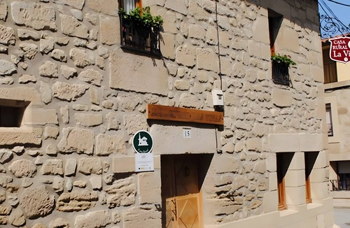 Cuzcurrita de Rio Tiron House | Country House 'La Viña 1' with Shared Terrace, Shared Garden and Wi-Fi