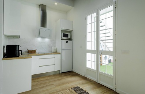 Arahal House | Country House 'Casa En El Centro De Arahal' with Private Terrace, Wi-Fi and Air Conditioning