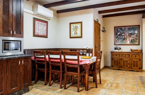 Sotoserrano House | Country House 'Casa Rural Arroal I' with Mountain View, Wi-Fi and Air Conditioning