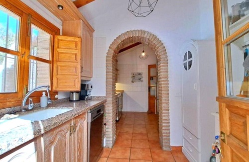 Alcaucin Villa | Country House 'La Perla Andaluza' with Mountain View, Wi-Fi, and Air Conditioning