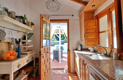 Alcaucin Villa | Country House 'La Perla Andaluza' with Mountain View, Wi-Fi, and Air Conditioning