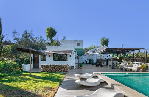 Villamartin House | Country House 'La Zua' with Private Pool, Wi-Fi and Air Conditioning