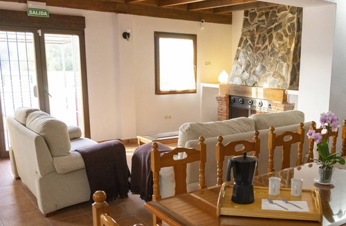 Casabermeja Villa | Country House 'Mis Niñas' with Mountain View, Private Pool and Wi-Fi
