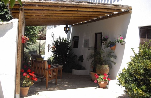 Iznajar House | Country House with large Pool and Stunning Views. Near the Historic Iznajar