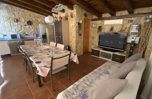 Navas del Rey House | cozy guest house