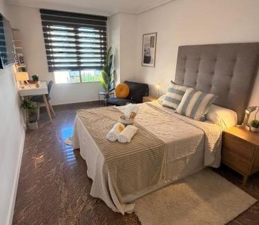 Benalua Apartment | Cozy room near Alicante Centre with wifi