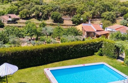 La Acena de la Borrega Apartment | Cozy studio in Valencia de Alcántara 25 m² lovely garden