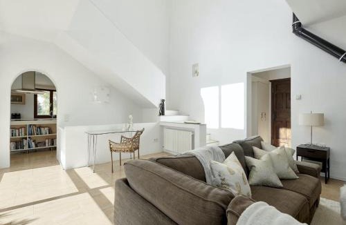 Santa Eulalia del Rio Villa | Cozy villa with beach view