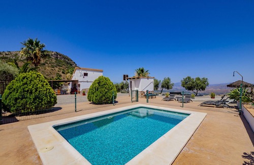 Cartama Cottage | Cubo's Casa Rural Viña Miranda/private pool/ideal for children/mountain views