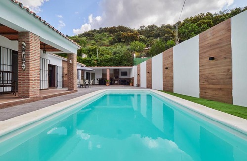 Casabermeja Villa | Cubo's Finca El Nogal de los Montes de Malaga