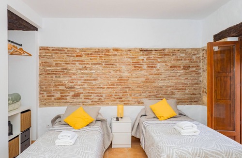 Cartama Bed & Breakfast | Cubo's La Casa del Arco Room Granada / city center / free wifi