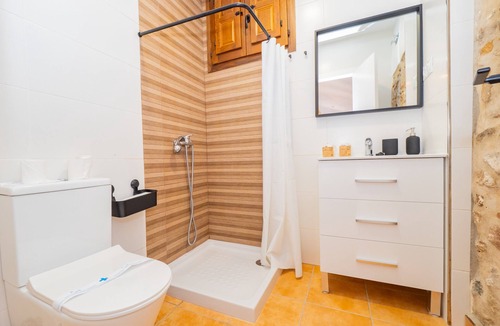 Cartama Bed & Breakfast | Cubo's La Casa del Arco Room Pajaro / free wifi / urban center