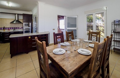 Alhaurin de la Torre Villa | Cubo’s Villa Plumaria de Alhaurin/private pool/free wifi