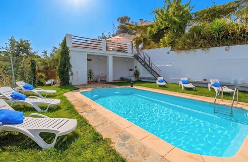 Algarinejo Villa | Dehesa de las Casas Algarinejo by Ruralidays