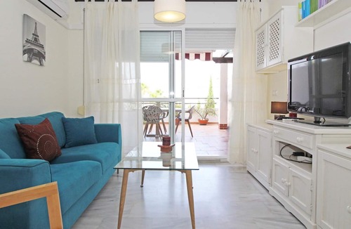 Benagalbon Apartment | Del Parque Flats - Golf & Beach Swimmingpool